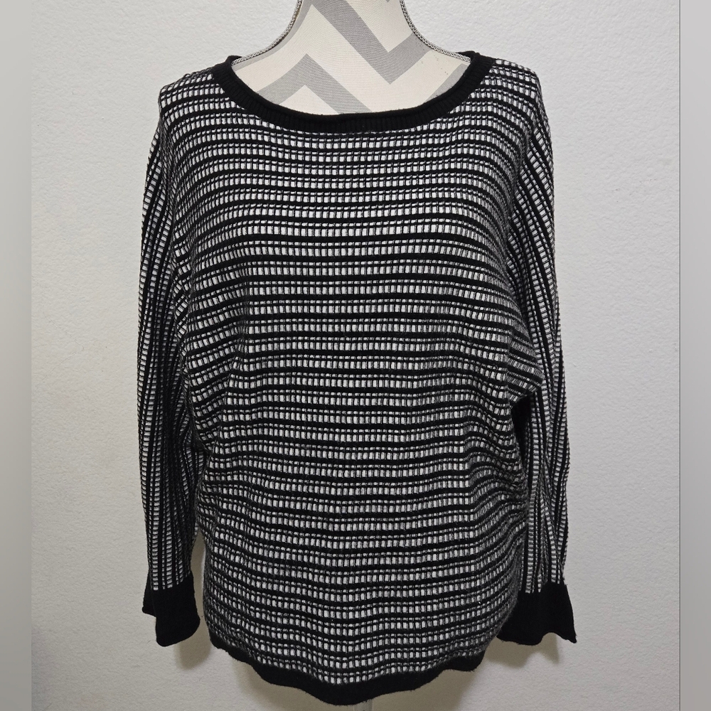 Cyrus Black & White Checkered Sweater Dolman Sleeves Size Large - Picture 2 of 9